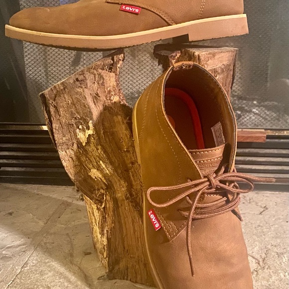 NWOT Mens Levi boots - Picture 1 of 5